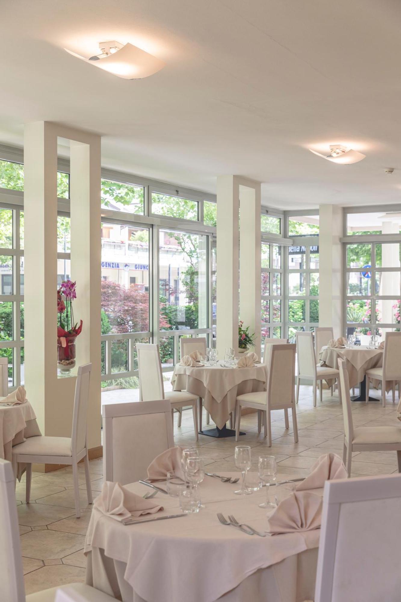 Hotel Athena Cervia Zewnętrze zdjęcie