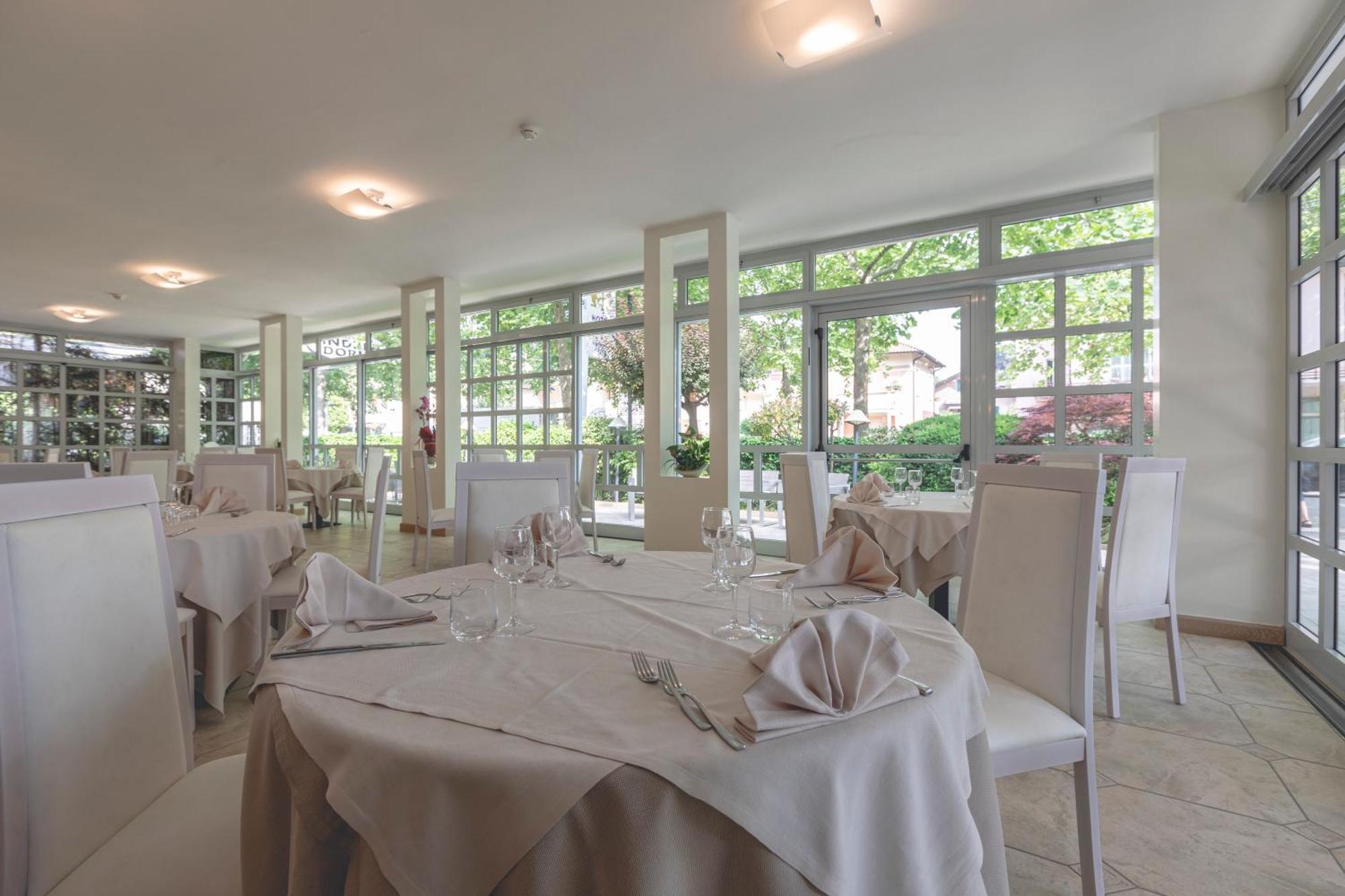 Hotel Athena Cervia Zewnętrze zdjęcie