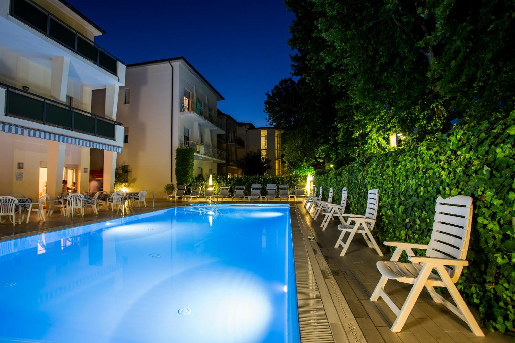 Hotel Athena Cervia Zewnętrze zdjęcie